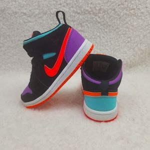 Kids (UNISEX) colorful, like new, high top Nike Air Jordan's New No tag